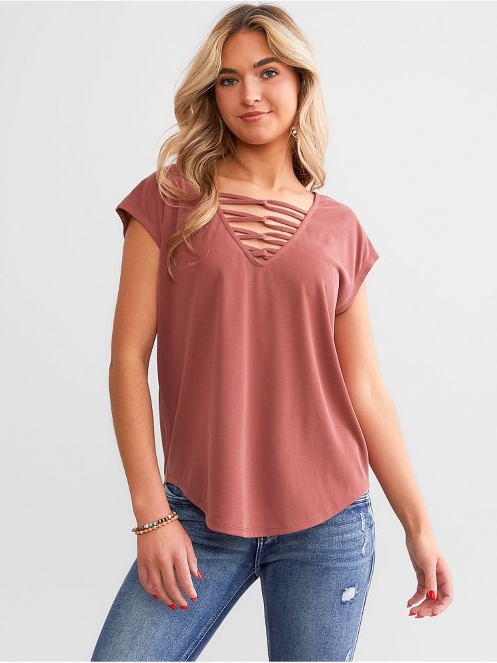 Buckle Daytrip Strappy V-Neck Short Sleeve Top in Dusty Rose